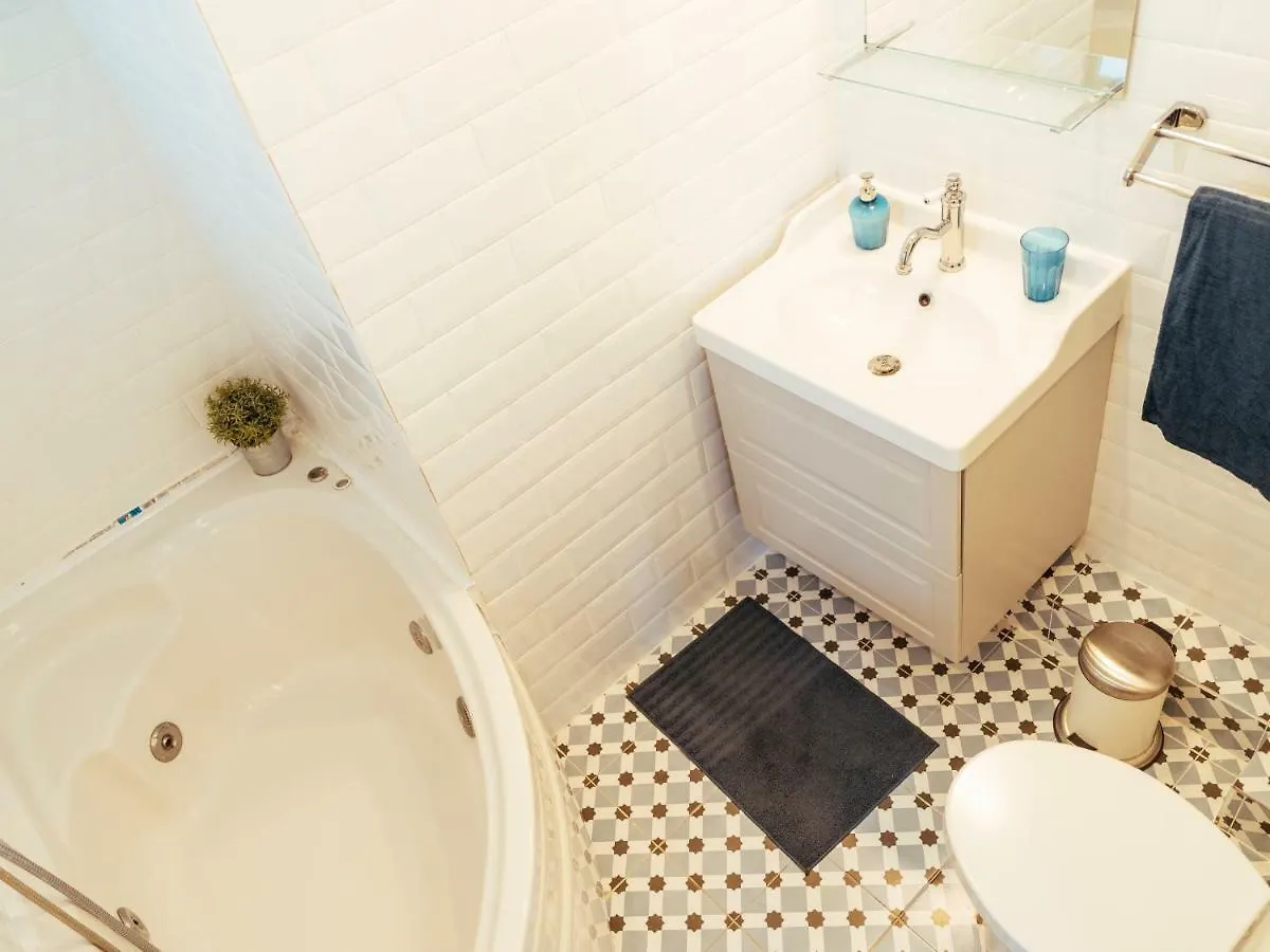 Parkview Apartment - Spectacular View & 2 Bedrooms Bucharest