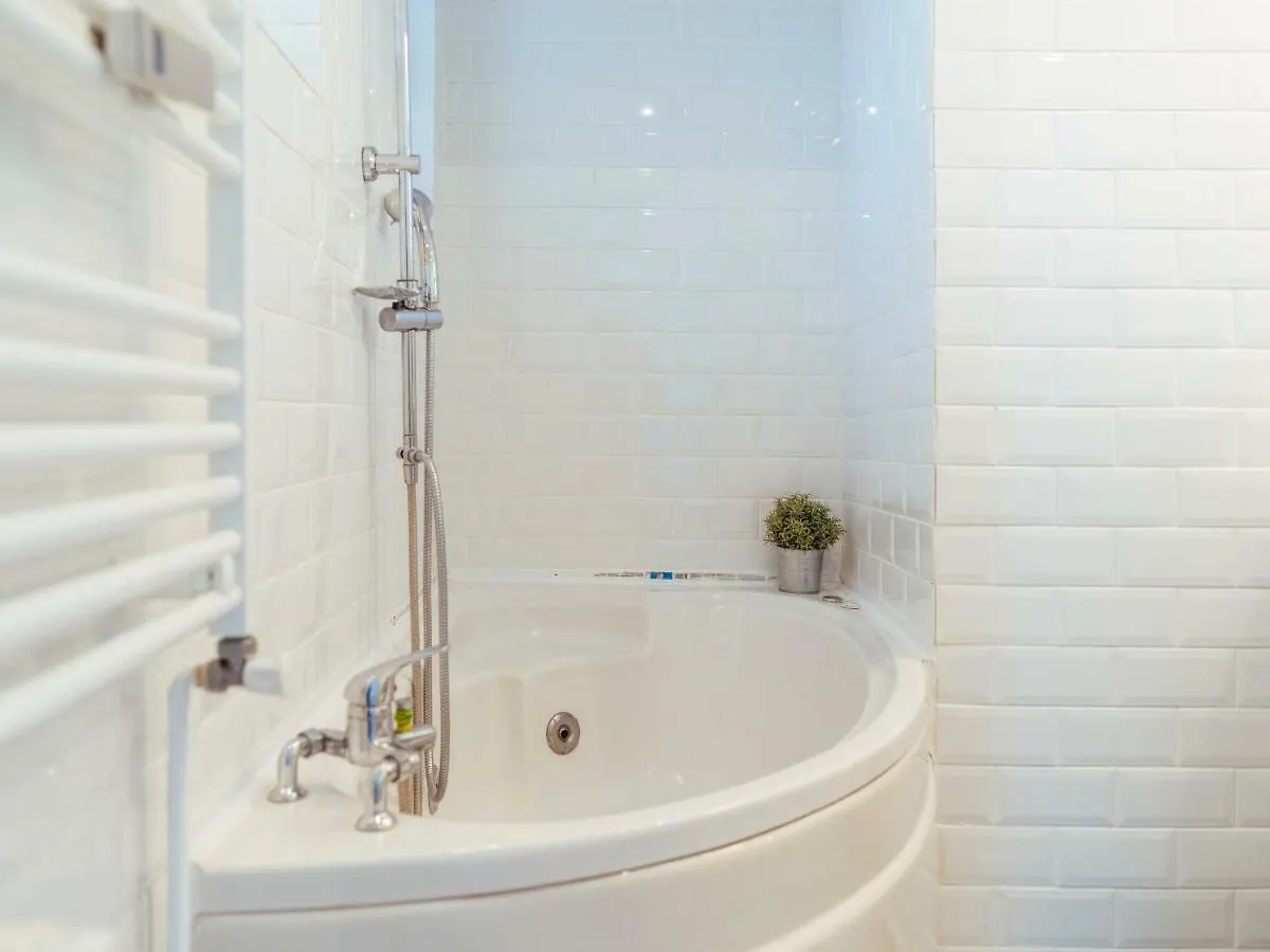 Parkview Apartment - Spectacular View & 2 Bedrooms Bucharest 0*,  Romania