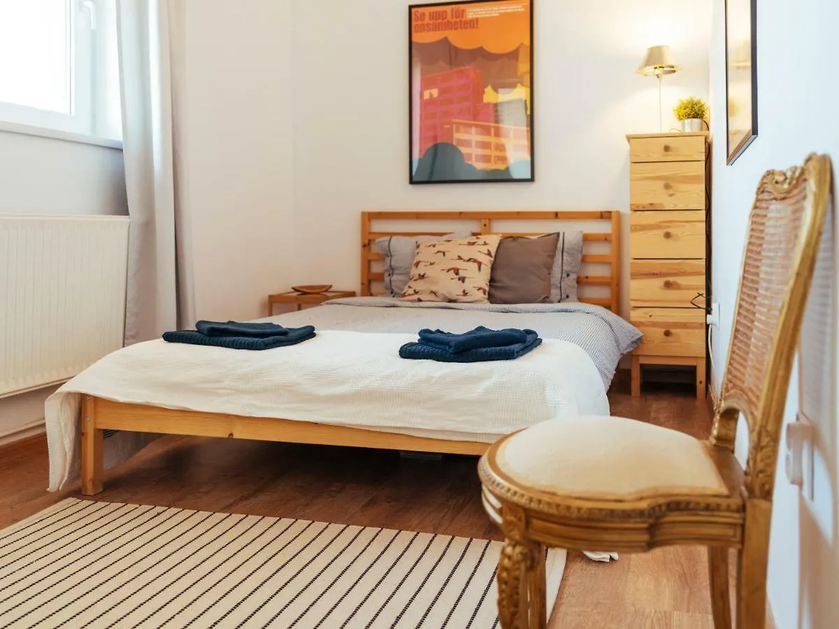 Parkview Apartment - Spectacular View & 2 Bedrooms Bucharest